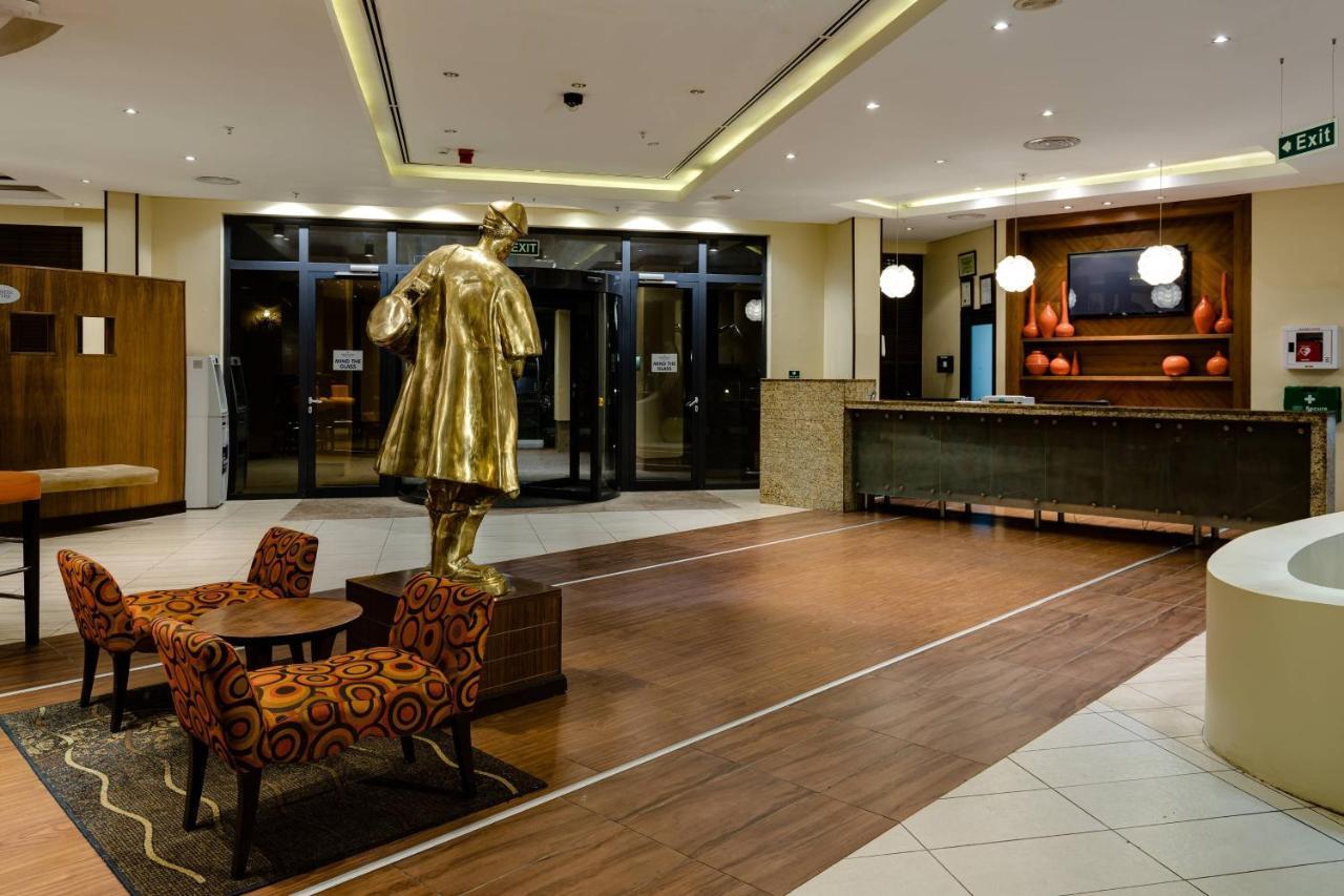 Protea Hotel By Marriott Ikeja Select Lagos Exterior foto