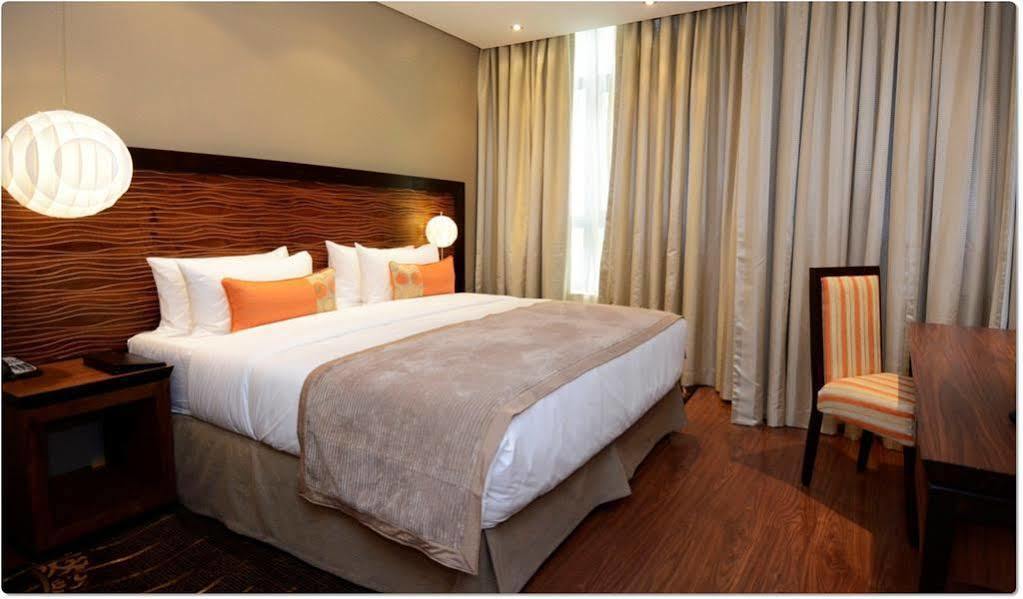 Protea Hotel By Marriott Ikeja Select Lagos Exterior foto